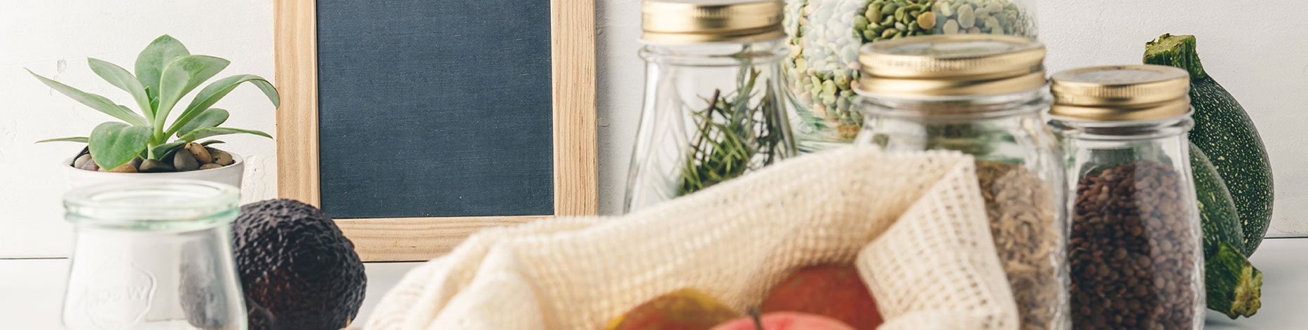 Sustainable packaging with plants and jars